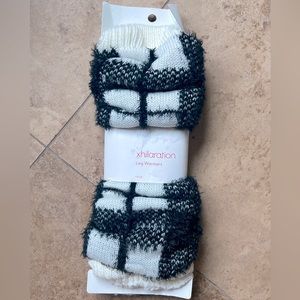 Xhilaration Black & White Acrylic Plaid-Like Knit Leg Warmers - One Size